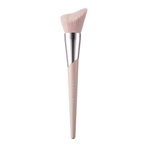 CHEEK-HUGGING BRONZER BRUSH 190