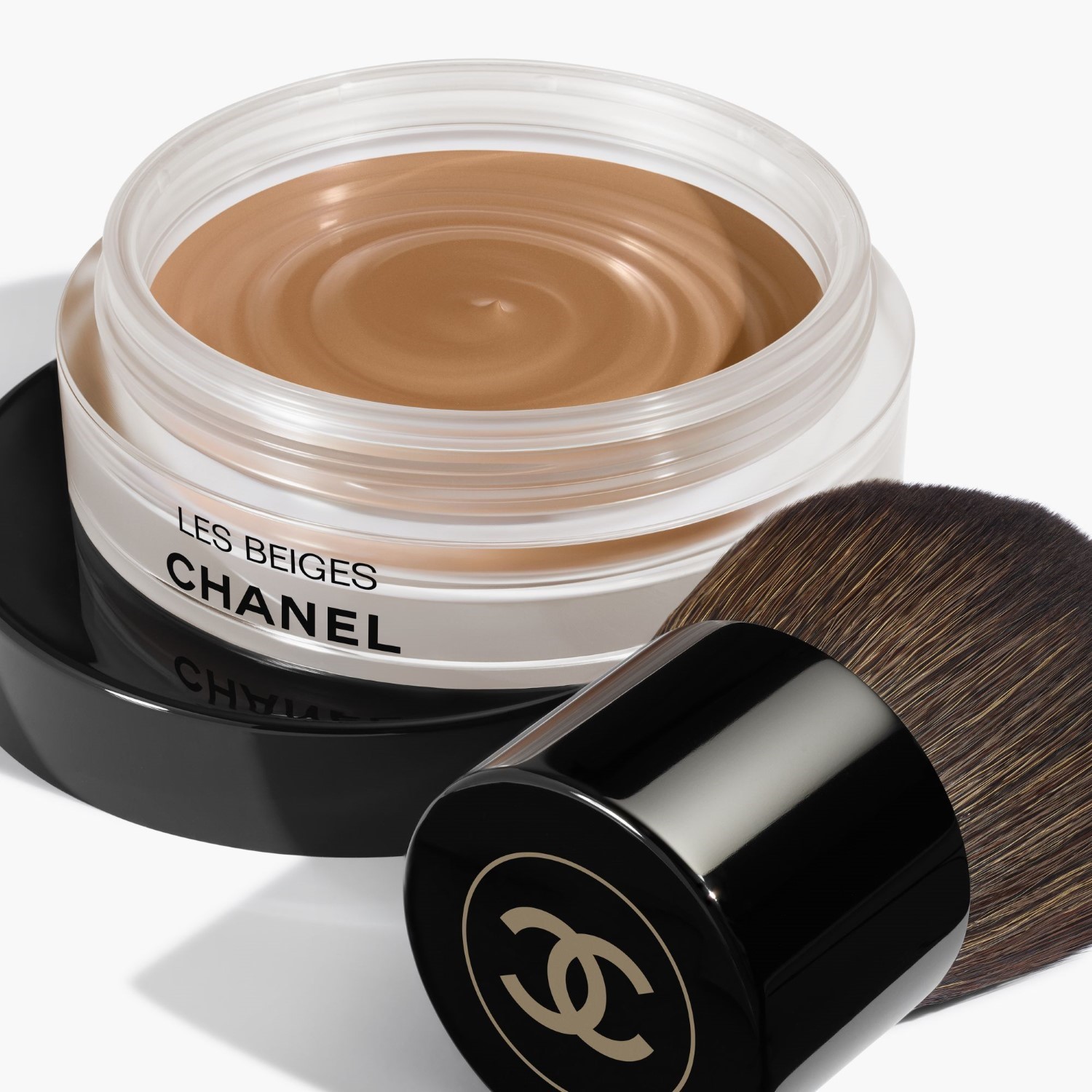 LES BEIGES CREMA BRONCEADORA. CREMA GEL BRONCEADORA. EFECTO SALUDABLE NATURAL.