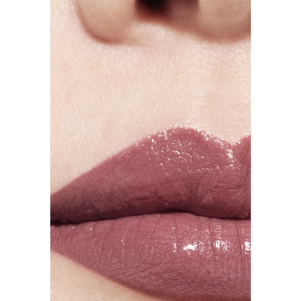LA BARRA DE LABIOS SATINADA CON TRATAMIENTO HIDRATANTE Y ALISANTE DE LARGA DURACI&Oacute;N