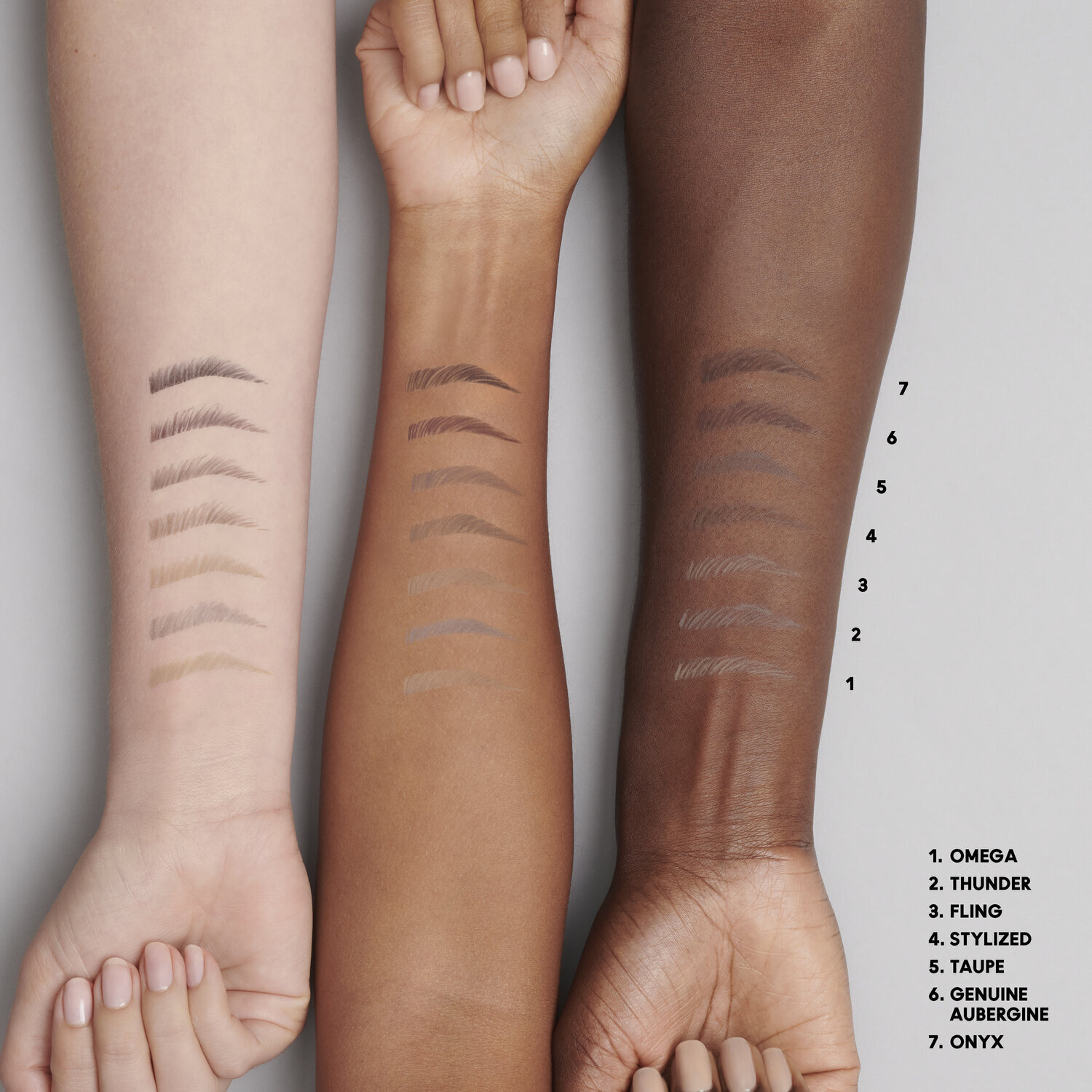 M&middot;A&middot;C PRO BROW DEFINER 1MM TIP BROW PENCIL (L&Aacute;PIZ PARA CEJAS)