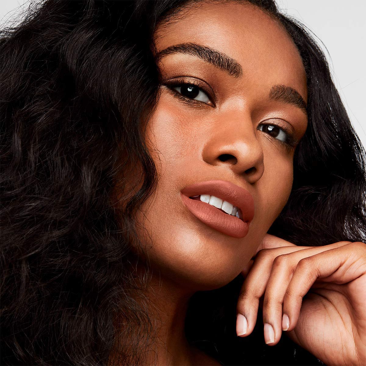 BE LEGENDARY LINE & PRIME PENCIL (DELINEADOR PARA LABIOS)