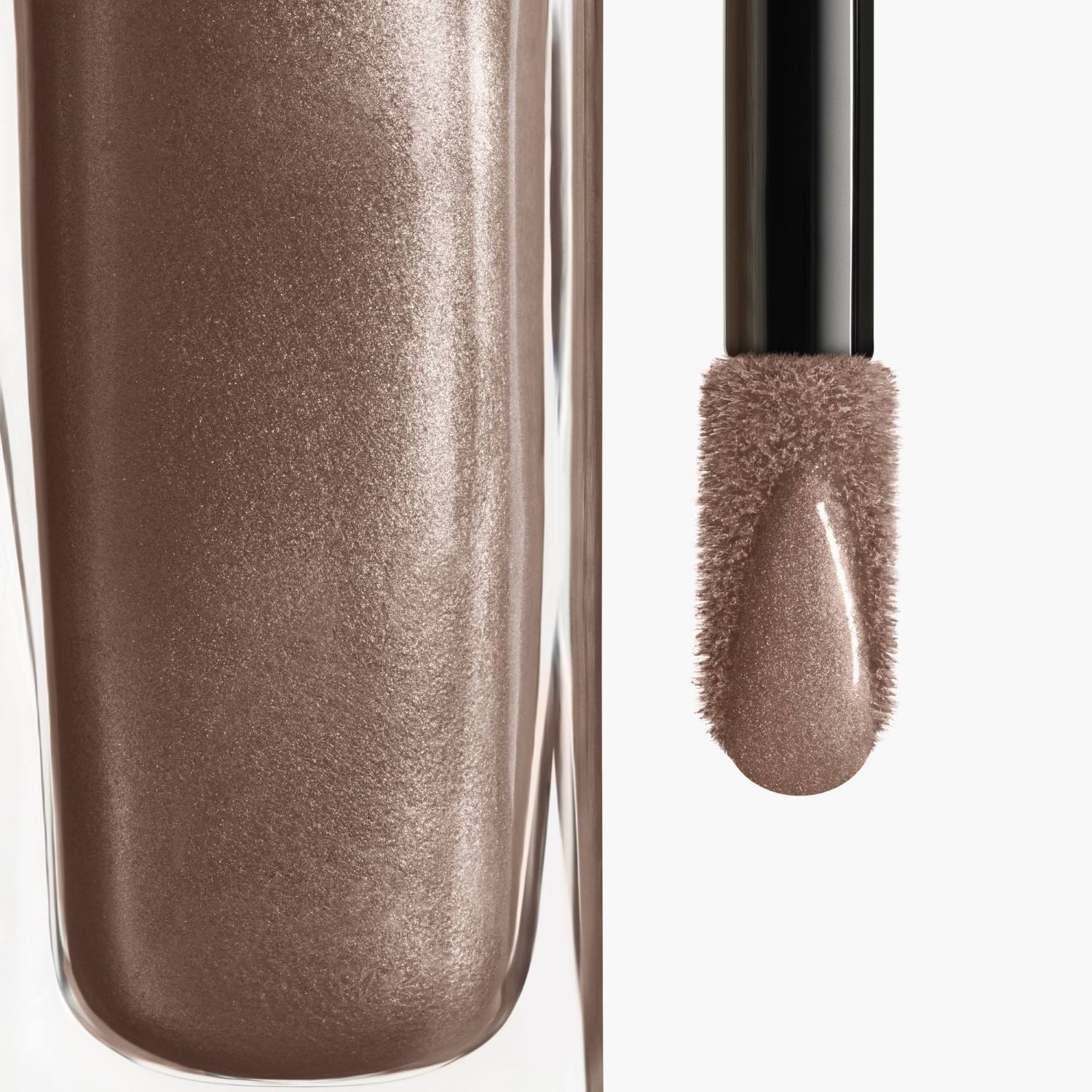 SOMBRA DE OJOS LÍQUIDA DE LARGA DURACIÓN